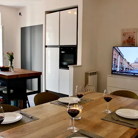 Hideaway 65 - By St Peter's