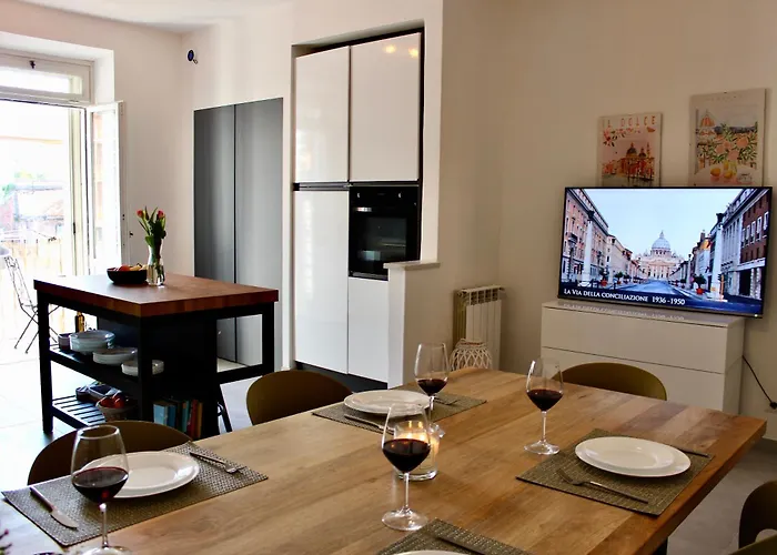 Hideaway 65 - By St Peter's