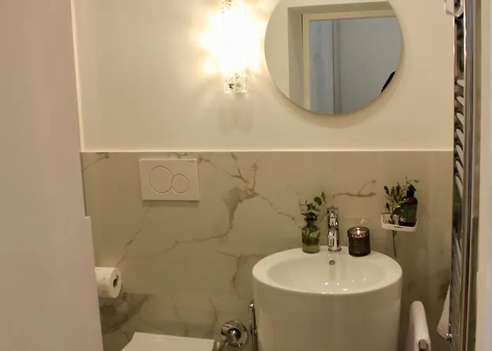 Hideaway 65 - By St Peter's *